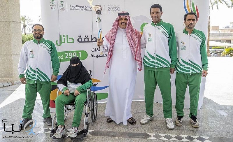 سمو أمير منطقة حائل يتسلم شعلة دورة الألعاب السعودية 2022