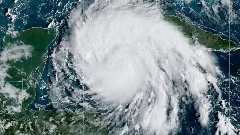 الإعصار إيان يجتاح اليابسة في ولاية ساوث كارولينا الأمريكية