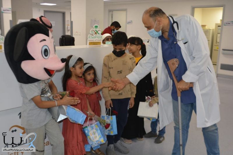 "الأحمري"يدشن فعاليات «يوم مع والدي» بمستشفى صامطة العام