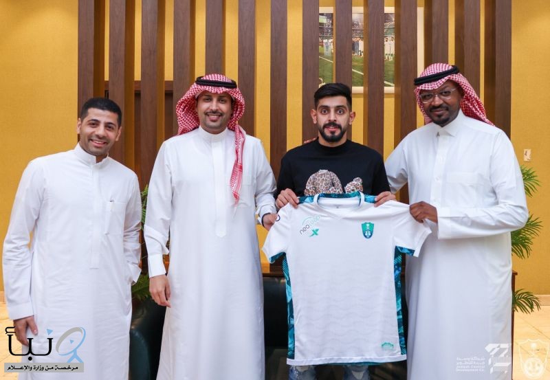 النادي الأهلي يعلن التعاقد مع الجناح الدولي سميحان النابت قادماً من التعاون