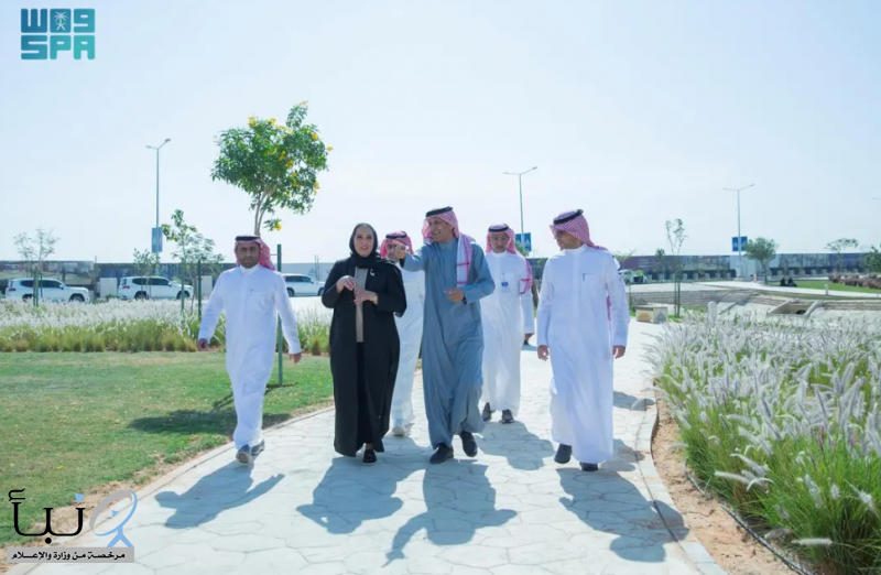وزيرة الإسكان والتخطيط البحرينية تزور “ضاحية خزام” في الرياض