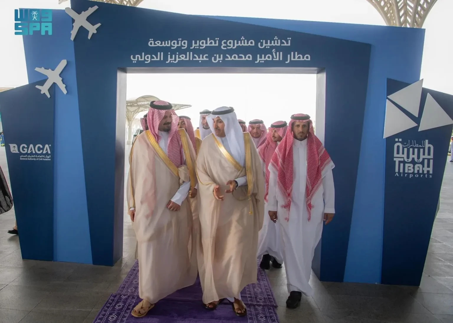 أمير منطقة المدينة المنورة يدشن مشروع توسعة مطار الأمير محمد بن عبد العزيز الدولي