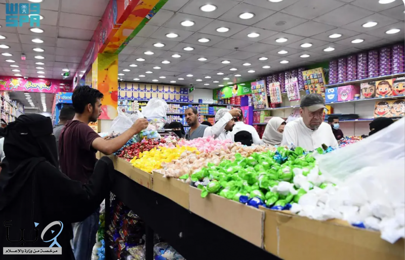 بهجة وفرح وسط مظاهر استقبال عيد الفطر المبارك في أسواق وشوارع المدينة المنورة