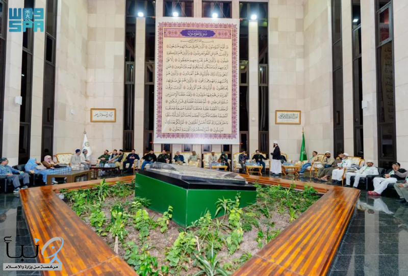 ضيوف برنامج خادم الحرمين الشريفين للعمرة والزيارة يزورون مجمع طباعة المصحف الشريف