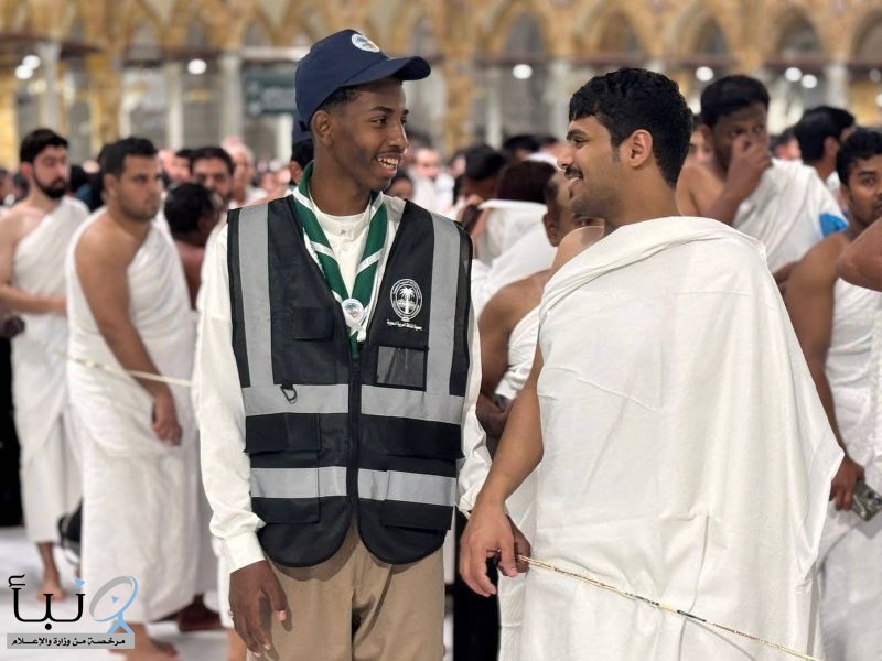 الكشاف السعودي يبتسم ولا يعبأ بالصعاب في خدمة ضيوف الرحمن