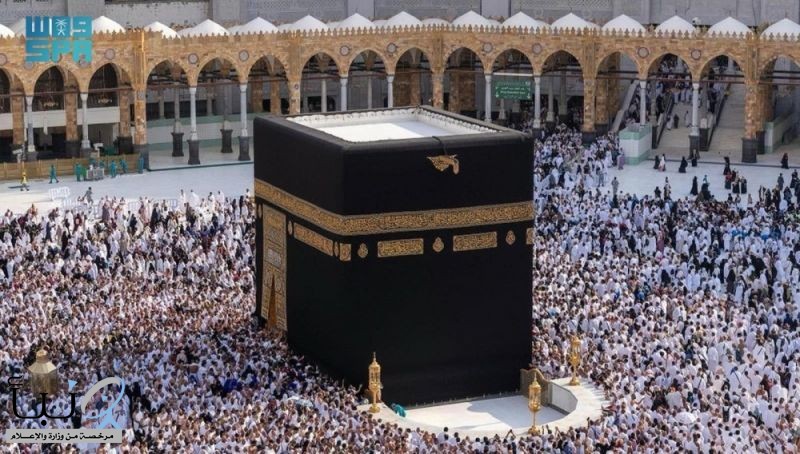 تفاصيل هندسية بسطح الكعبة المشرفة منفذة بأحدث المواصفات العالمية وأجودها