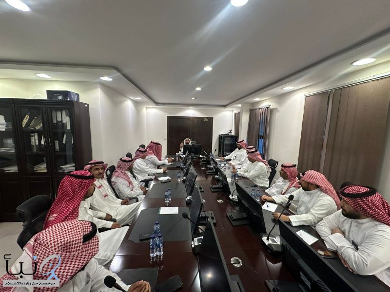 رئيس بلدية صوير يعقد اللقاء الأول بمديري الإدارات فيها