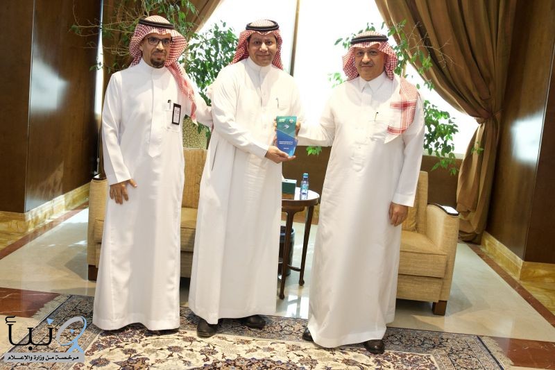 رئيس جمعية الكشافة يكرِّم شركة دواجن الوطنية لدعمها معسكرات الخدمة العامة