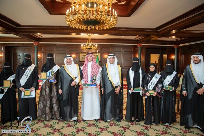 أمير تبوك يستقبل طلاب وطالبات مدارس الملك عبدالعزيز الفائزين في تحدي فيرست التقني للروبوتات