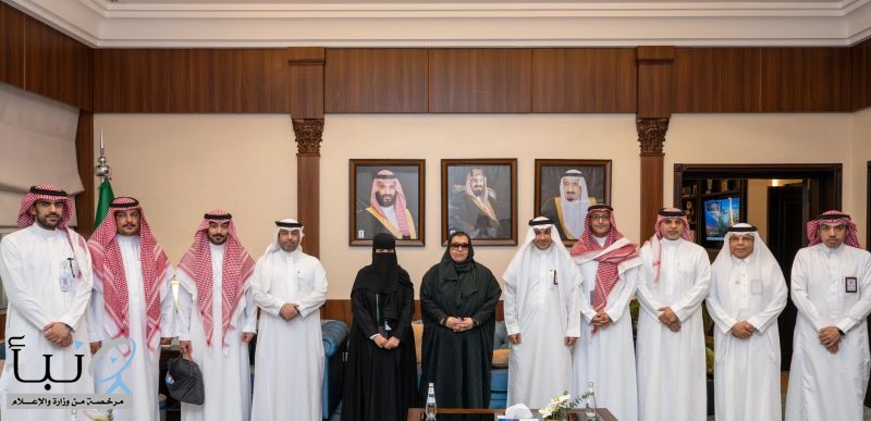 أمانة الشرقية وفريق دعم وتطوير وتمكين الباعة الجائلين بوزارة البلديات والإسكان يبحثان آليات توحيد الجهود ورفع كفاءة الأعمال المتعلقة بالباعة الجائلين*