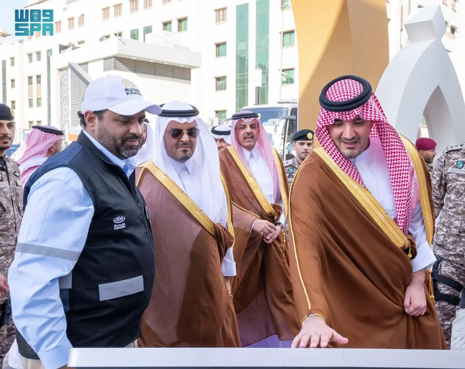 الأمير عبدالعزيز بن سعود يتفقد عددًا من المشروعات التطويرية في المشاعر المقدسة