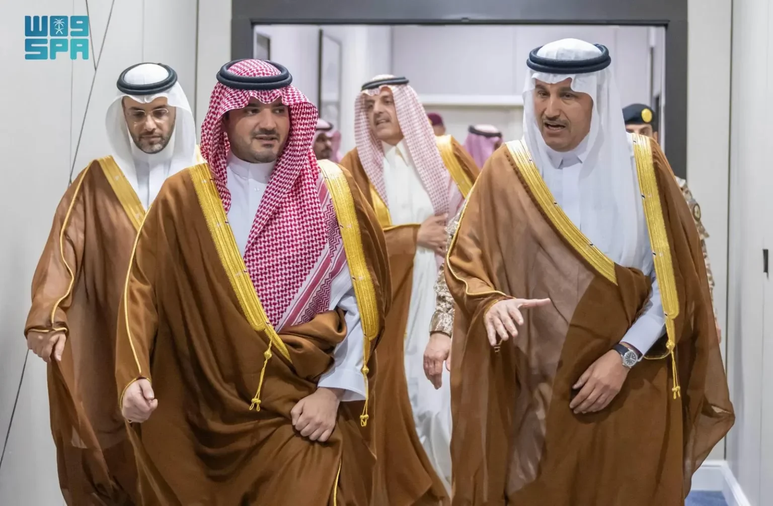 وزير الداخلية يزور مقر المركز العام للنقل التابع لملكية #مكة و #المشاعر_المقدسة في #مشعر_عرفة