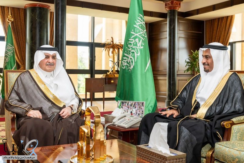 أمير تبوك يستقبل مدير فرع الديوان العام للمحاسبة بالمنطقة