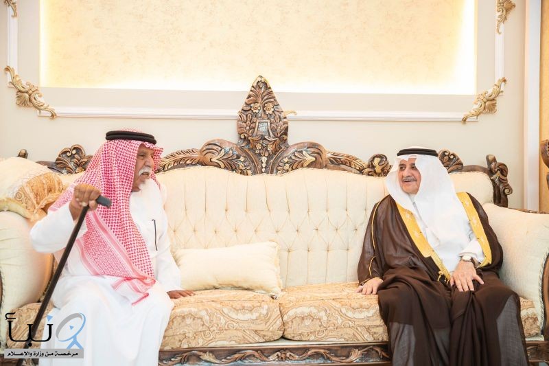 أمير تبوك يعزي الشيخ عبدالله الضيوفي في وفاة شقيقه
