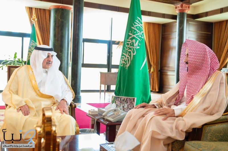 أمير تبوك يستقبل مدير فرع هيئة الأمر بالمعروف والنهي عن المنكر بالمنطقة