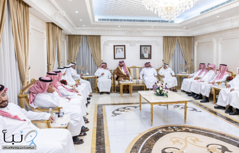 أمير المنطقة الشرقية ونائبه يعزّيان الشيخ عبدالرحمن الدوسري في وفاة شقيقه