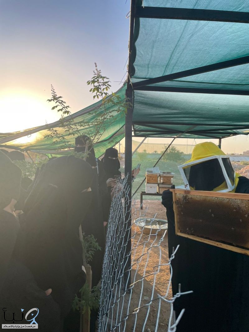 فرع وزارة البيئة والمياه والزراعة بالحدود الشمالية يختتم الدورة التدريبية عن أساسيات النحالة الحديثة وتربية النحل