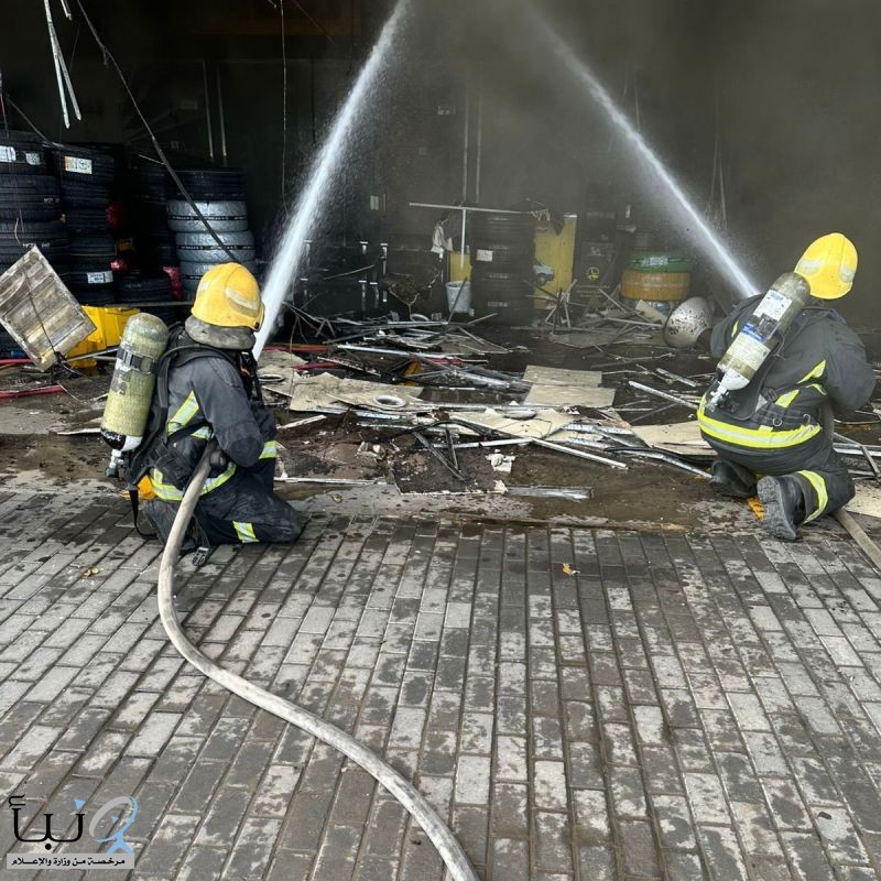 “مدني الرياض” يباشر حريقًا في محل تجاري بحي المرسلات