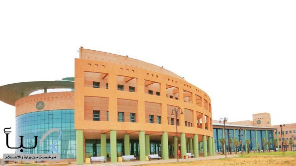 فريق بحثي من جامعة الحدود الشمالية يطور نظامًا ذكيًا لمساعدة المكفوفين