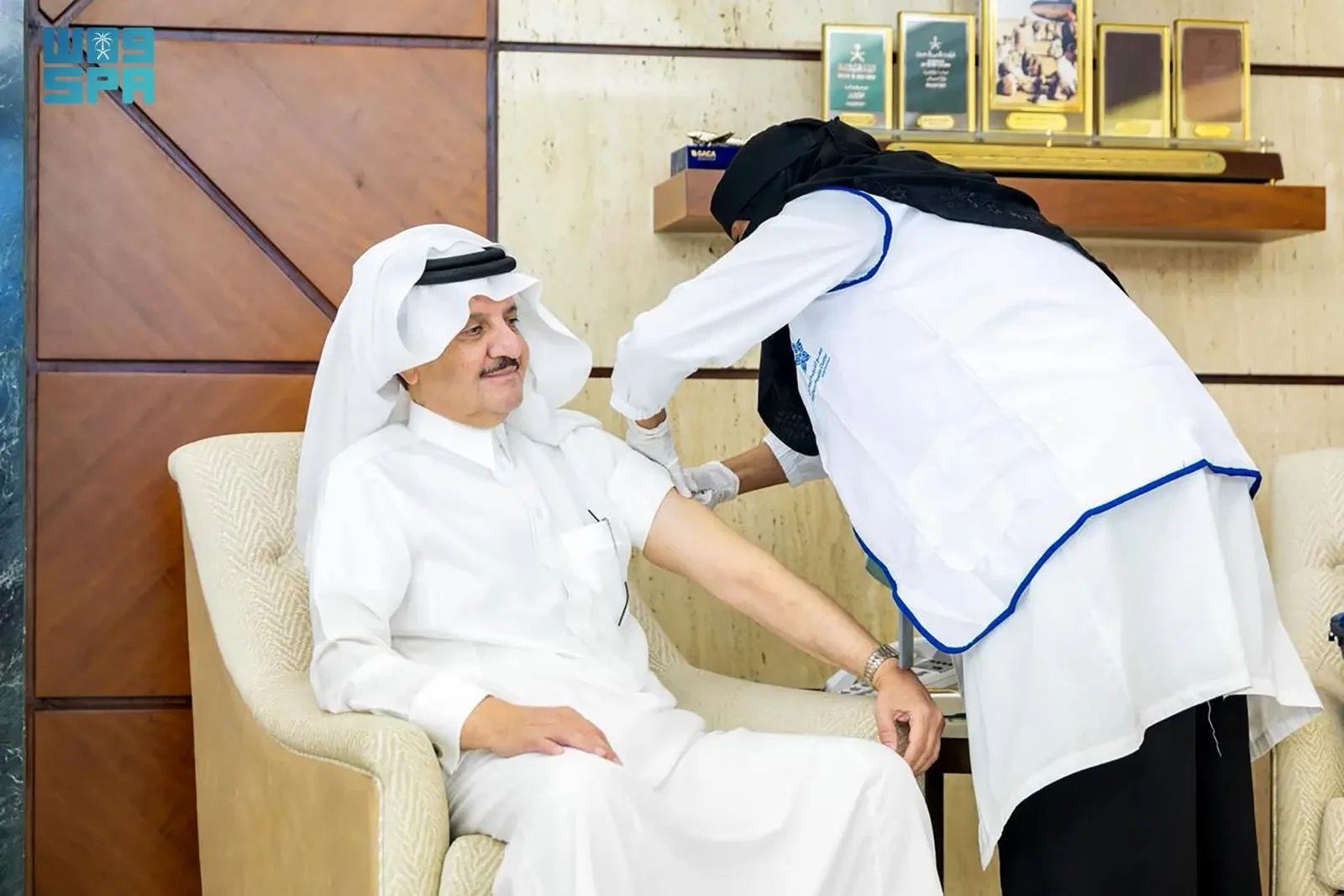 الأمير سعود بن نايف يدشن حملة التطعيم ضد الإنفلونزا الموسمية بالمنطقة الشرقية