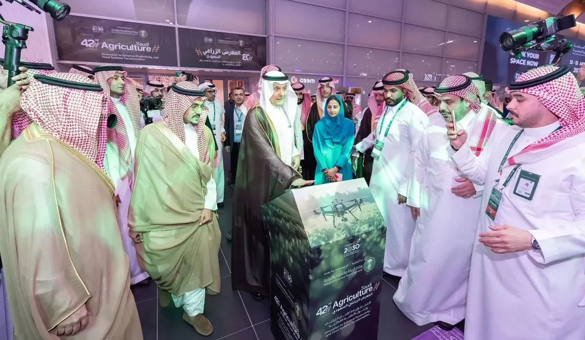 وزير #البيئة يفتتح #المعرض_الزراعي_السعودي وتوقيع 28 اتفاقية بـ 3.5 مليارات ريال