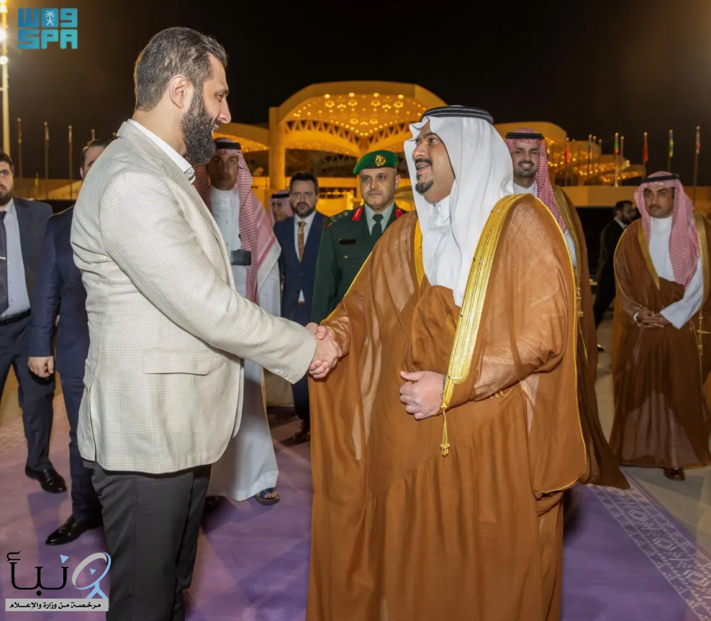 رئيس الجمهورية العربية السورية يغادر الرياض وفي مقدمة مودعيه نائب أمير المنطقة رئيس الجمهورية العربية السورية يغادر الرياض وفي مقدمة مودعيه نائب أمير المنطقة