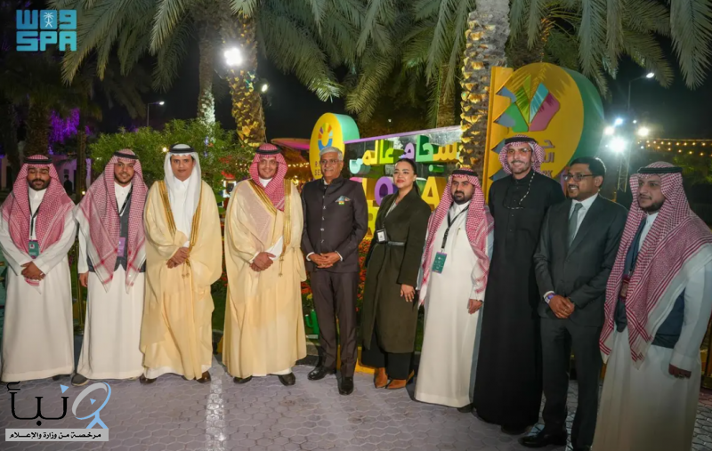 وزير السياحة الهندي يزور فعاليات “أسبوع الثقافة الهندية”