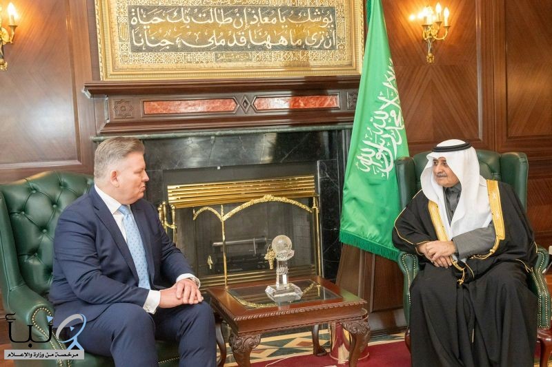 أمير تبوك يستقبل سفير جمهورية بولندا