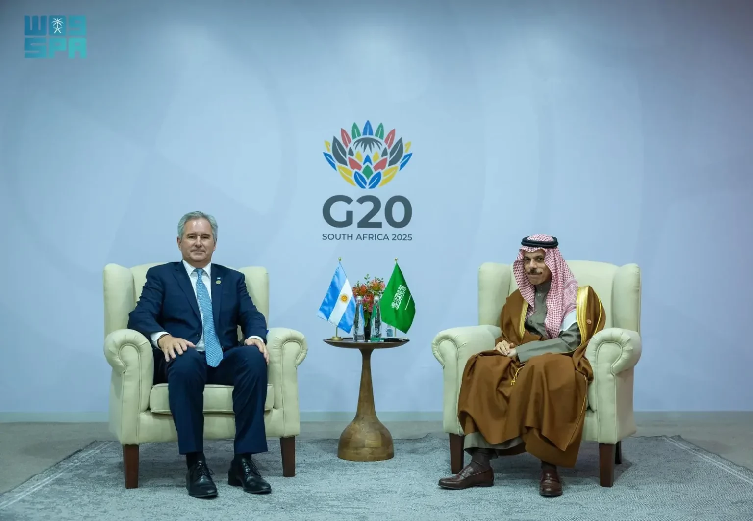 وزير الخارجية يلتقي نظيره الأرجنتيني على هامش قمة مجموعة العشرين