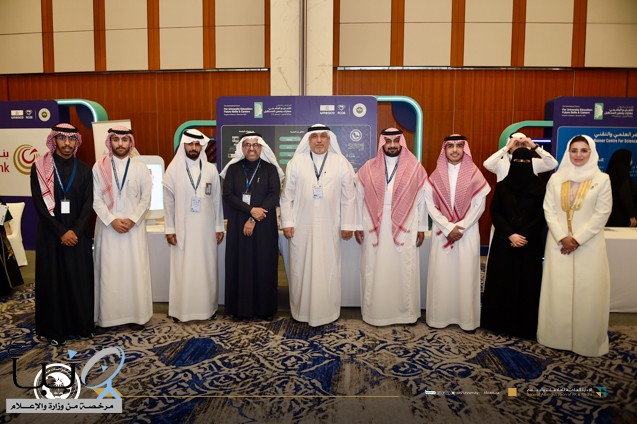 جامعة الملك فيصل تستعرض تجربتها المؤسسية في الأمن الغذائي والاستدامة خلال ملتقى تطوير برامج التعليم الجامعي بمملكة البحرين جامعة الملك فيصل تستعرض تجربتها المؤسسية في الأمن الغذائي والاستدامة خلال ملتقى تطوير برامج التعليم الجامعي بمملكة البحرين