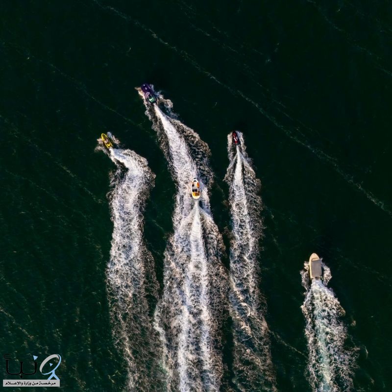 شاطئ نصف القمر بالظهران وجهة سياحية بحرية مثالية بخدمات متكاملة