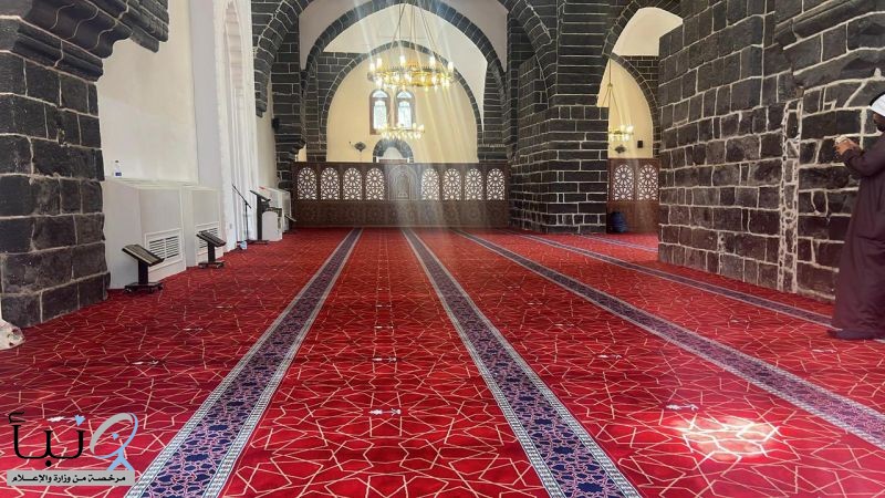 “الشؤون الإسلامية” تفرش مساجد تاريخية غرب المسجد النبوي بـ 6 آلاف متر من السجاد