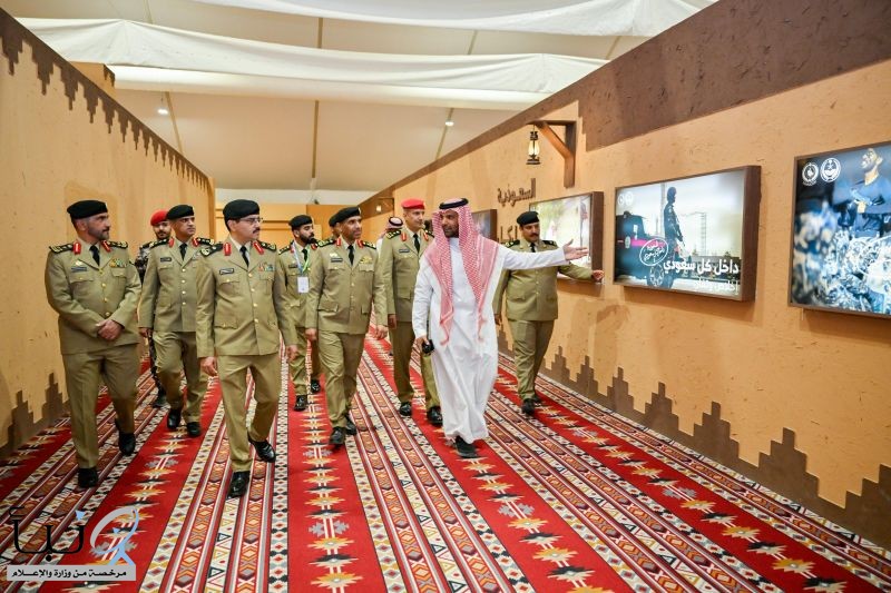 مقتنيات نادرة وسيف تراثي في جناح قوات أمن المنشآت بواحة الأمن مقتنيات نادرة وسيف تراثي في جناح قوات أمن المنشآت بواحة الأمن