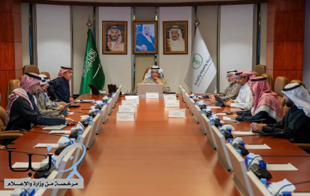 وزير البيئة يستعرض سير أعمال “الوطنية للخدمات الزراعية”