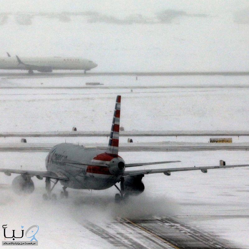 عاصفة شتوية قوية تتسبب في إلغاء آلاف الرحلات الجوية بالولايات المتحدة