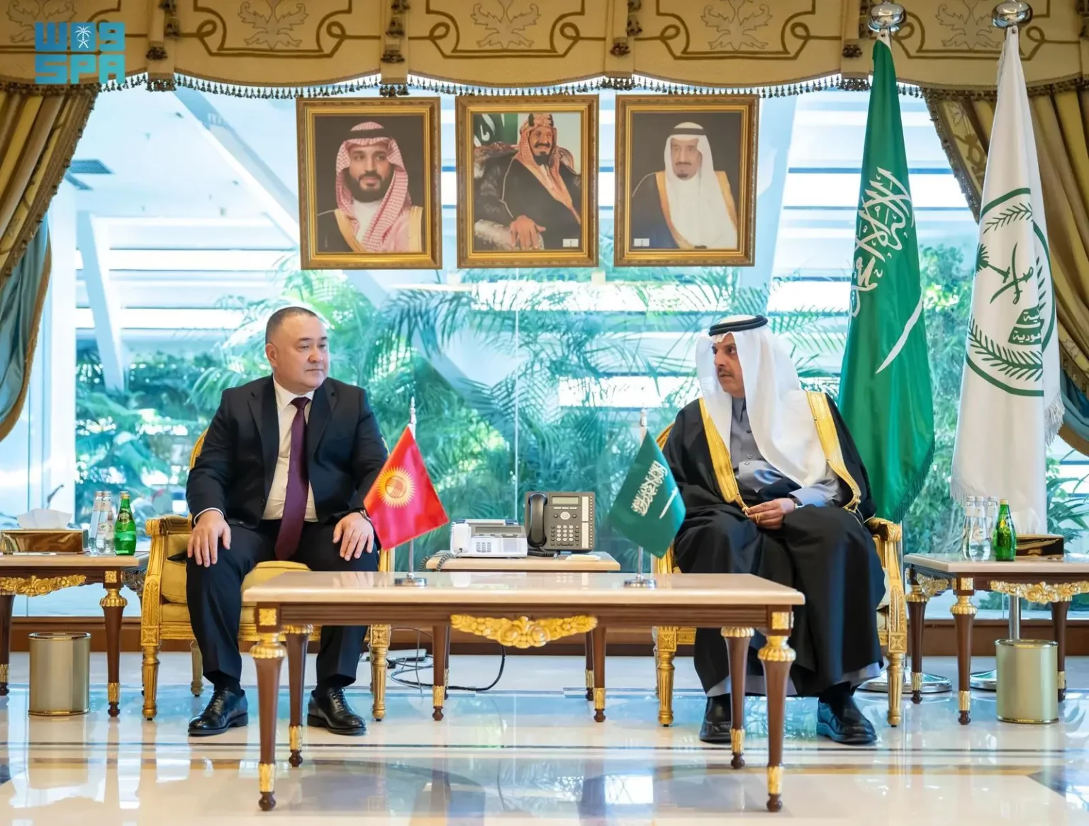 نائب وزير الداخلية المكلّف يستقبل نظيره القرغيزستاني