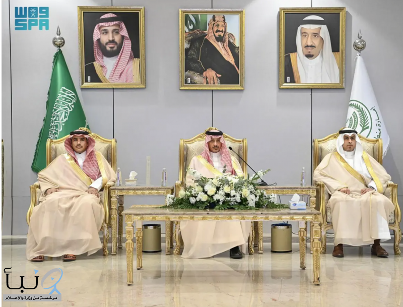 برعاية أمير منطقة جازان.. وكيل الإمارة يكرّم الحرفيين المشاركين في إنتاج “جدارية القعايد” الفائزة بجائزة نيويورك برعاية أمير منطقة جازان.. وكيل الإمارة يكرّم الحرفيين المشاركين في إنتاج “جدارية القعايد” الفائزة بجائزة نيويورك