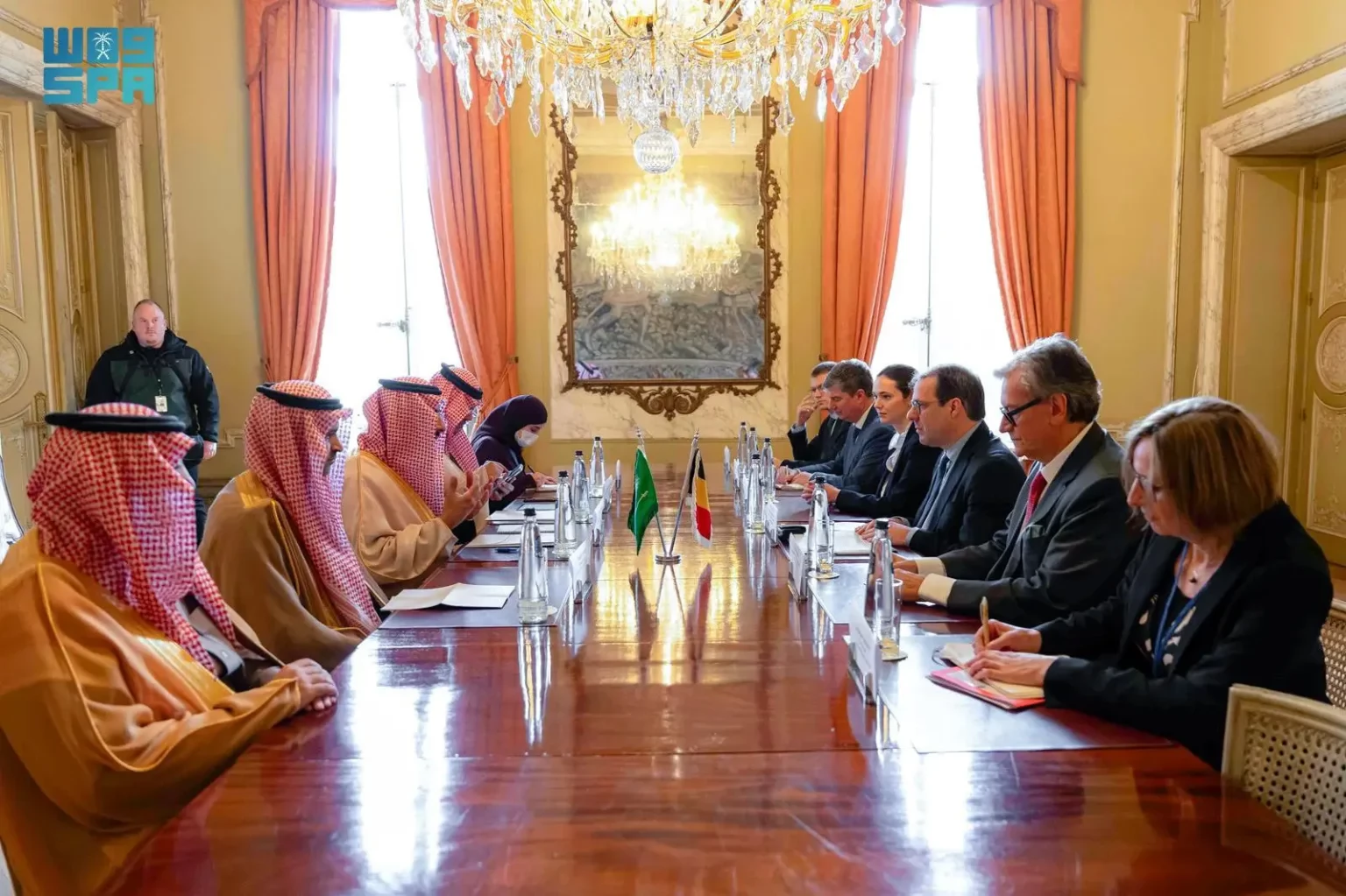 وزير الصناعة والثروة المعدنية يختتم زيارته الرسمية إلى بلجيكا