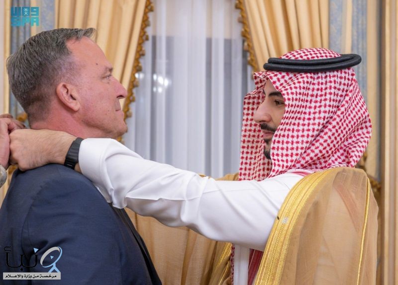 إنفاذًا لأمر خادم الحرمين الشريفين.. سمو وزير الدفاع يُقلد قائد القيادة المركزية الأمريكية السابق وسام الملك عبدالعزيز من الدرجة الممتازة