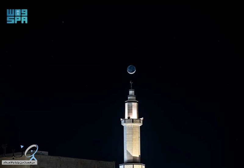 اقتران زحل بهلال رمضان يزيّن سماء الحدود الشمالية اقتران زحل بهلال رمضان يزيّن سماء الحدود الشمالية