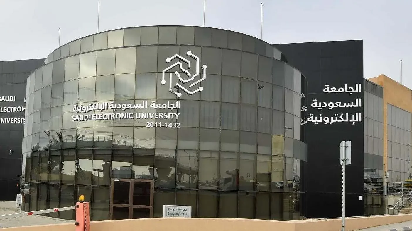 رئيس الجامعة السعودية الإلكترونية يدشن منصة “صِلة” لتعزيز تجربة المستفيدين رئيس الجامعة السعودية الإلكترونية يدشن منصة “صِلة” لتعزيز تجربة المستفيدين