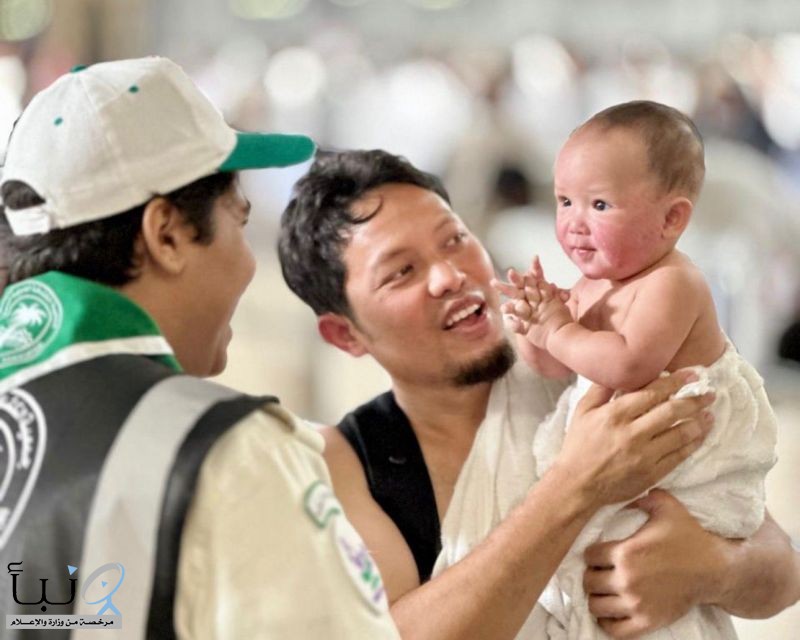 في حضن الكشافة.. أطفال المعتمرين يجدون الأمان بين أيدي فتيان الوطن بالحرم المكي