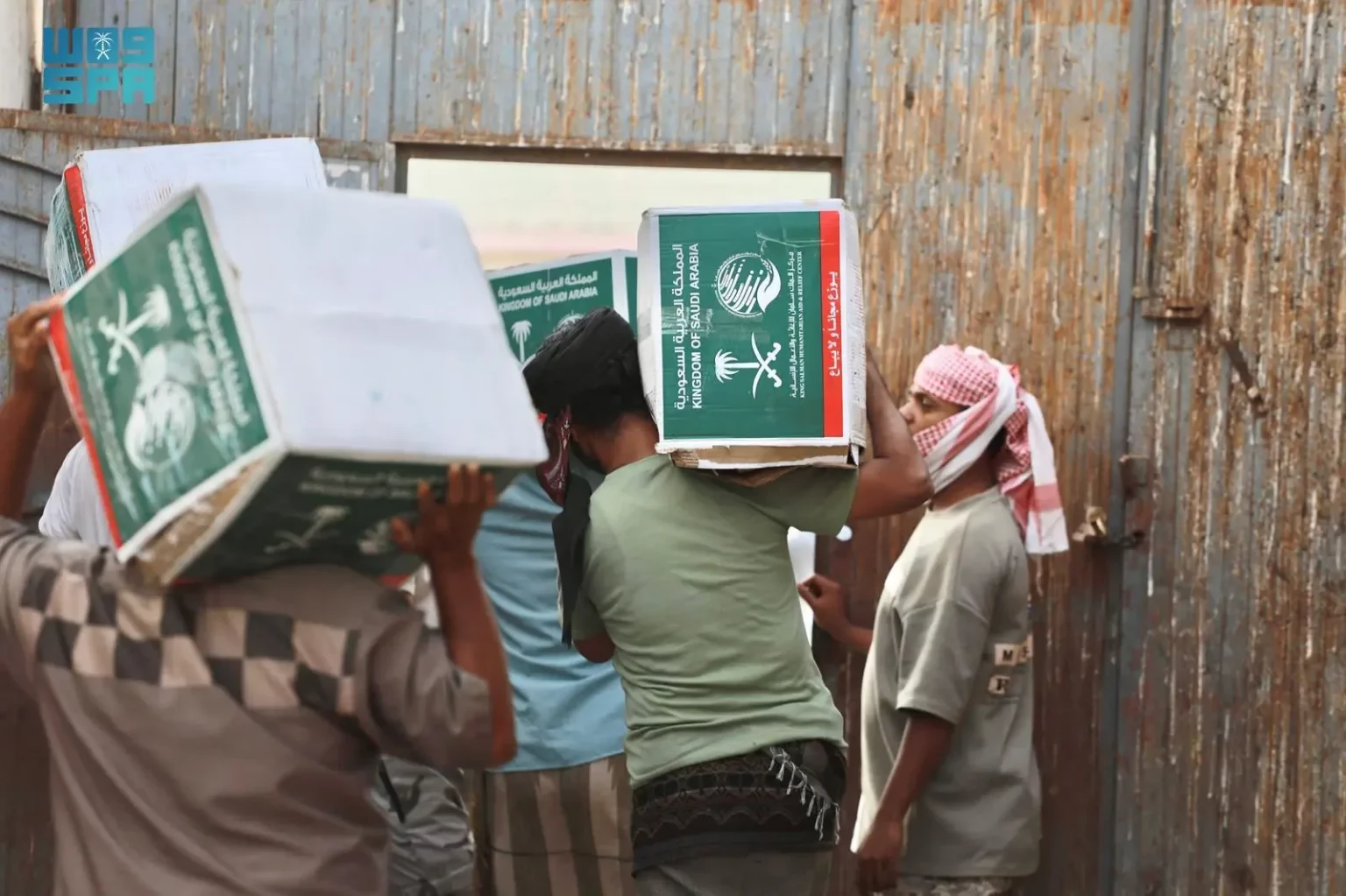 توزيع (1440) سلة غذائية للأسر الأشد احتياجًا في مديريتي الحوطة وتبن بمحافظة لحج توزيع (1440) سلة غذائية للأسر الأشد احتياجًا في مديريتي الحوطة وتبن بمحافظة لحج