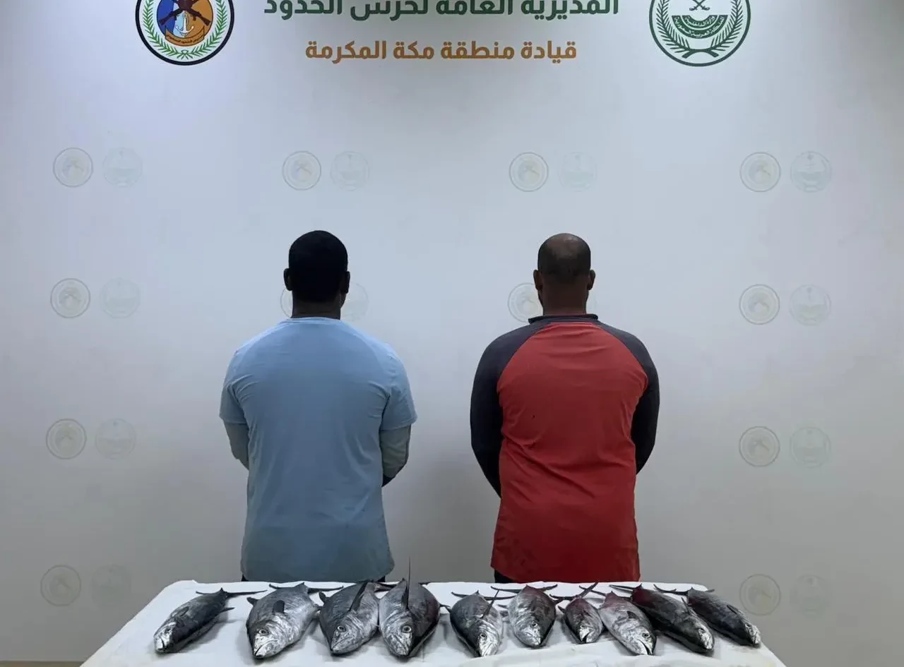ضبط مقيمين من الجنسية الهندية لممارستهما الصيد دون تصريح