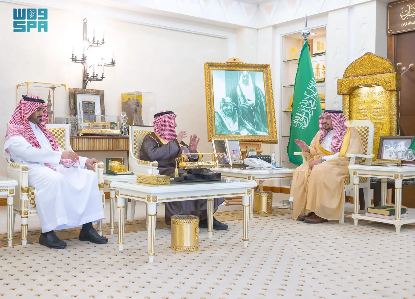 أمير منطقة القصيم يرعى توقيع مذكرة تعاون بين "تراحم" ورجل الأعمال عبدالله الفايزي