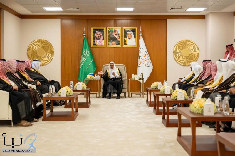 معالي د. الأحيدب يتفقد مجمع محاكم ديوان المظالم بمنطقة مكة المكرمة ويلتقي بالمستفيدين