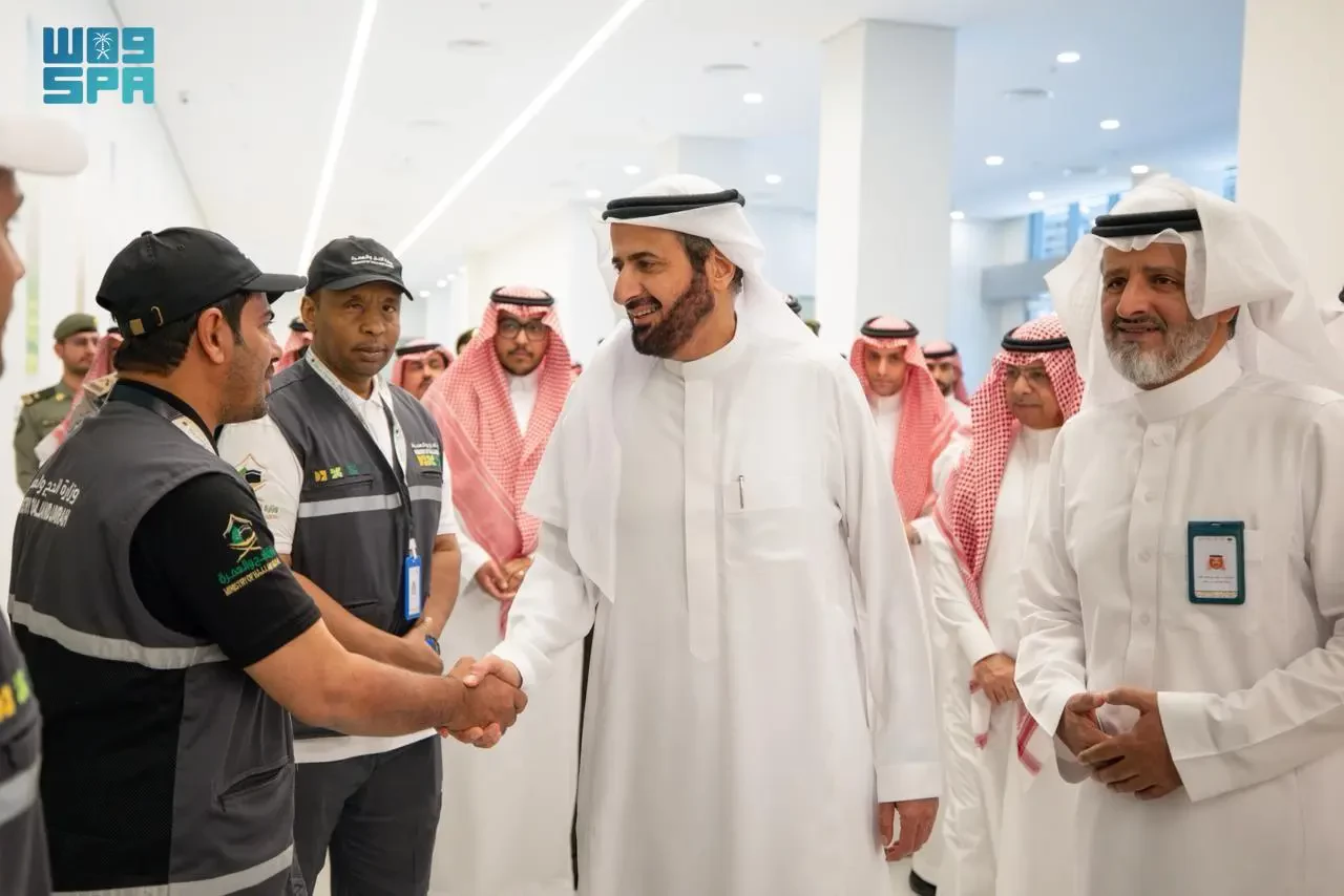 وزير الحج والعمرة يتفقد منفذ الحديثة بالجوف لمتابعة جاهزية استقبال حجاج 1447هـ