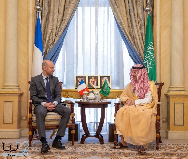 وزير الخارجية السعودي يبحث مع نظيره الفرنسي تعزيز العلاقات والتطورات الإقليمية والدولية