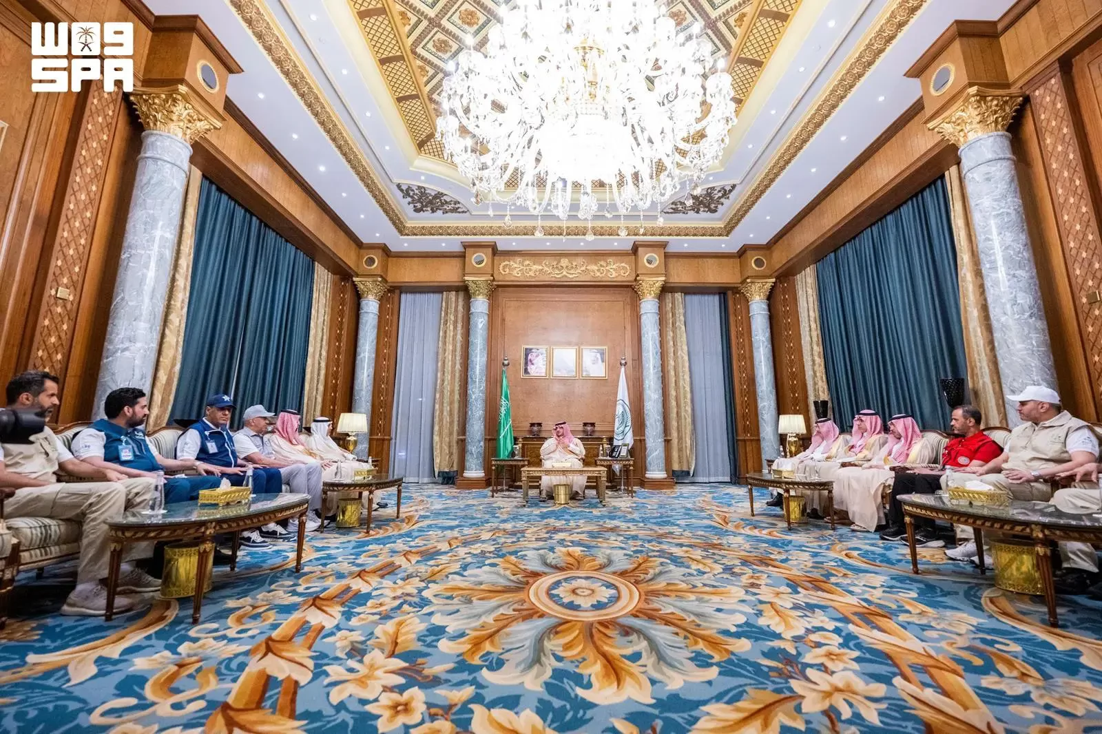 الأمير عبدالعزيز بن سعود وزير الداخلية رئيس لجنة الحج العليا يلتقي قيادات الصحة المشاركة في موسم الحج