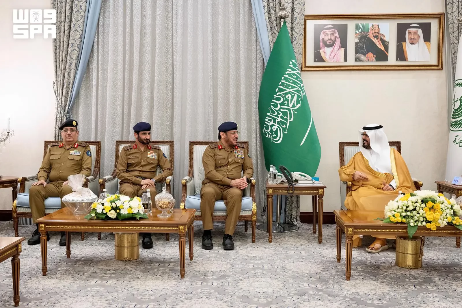 نائب أمير منطقة مكة المكرمة يطّلع على أعمال الدفاع المدني في حج 1447هـ